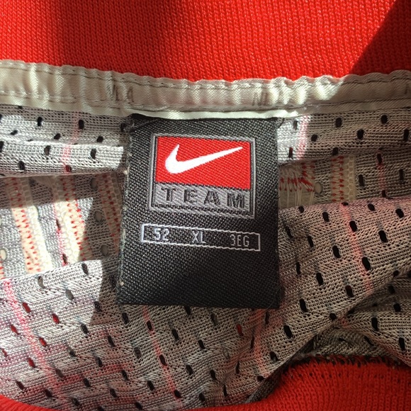 Michael Jordan Official Bulls Jersey - Picture 3 of 4